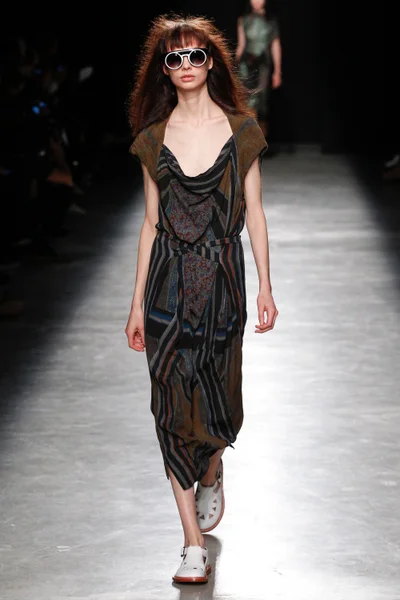 Look 17